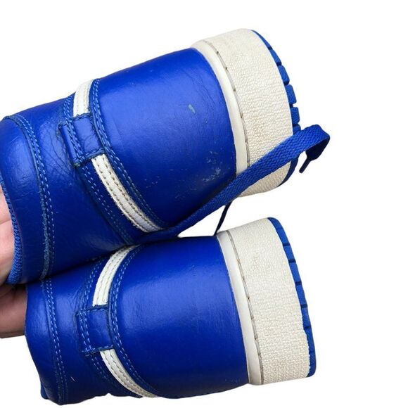 RARE 2018 Nike Air Jordan 1 Retro High OG Hyper Royal Size 6 - Picture 14 of 14